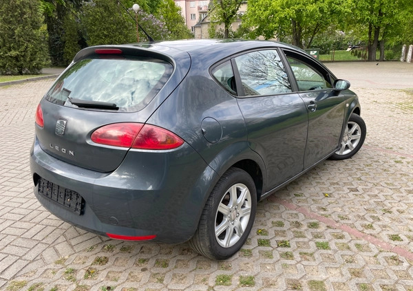 Seat Leon cena 12777 przebieg: 199000, rok produkcji 2005 z Puławy małe 92